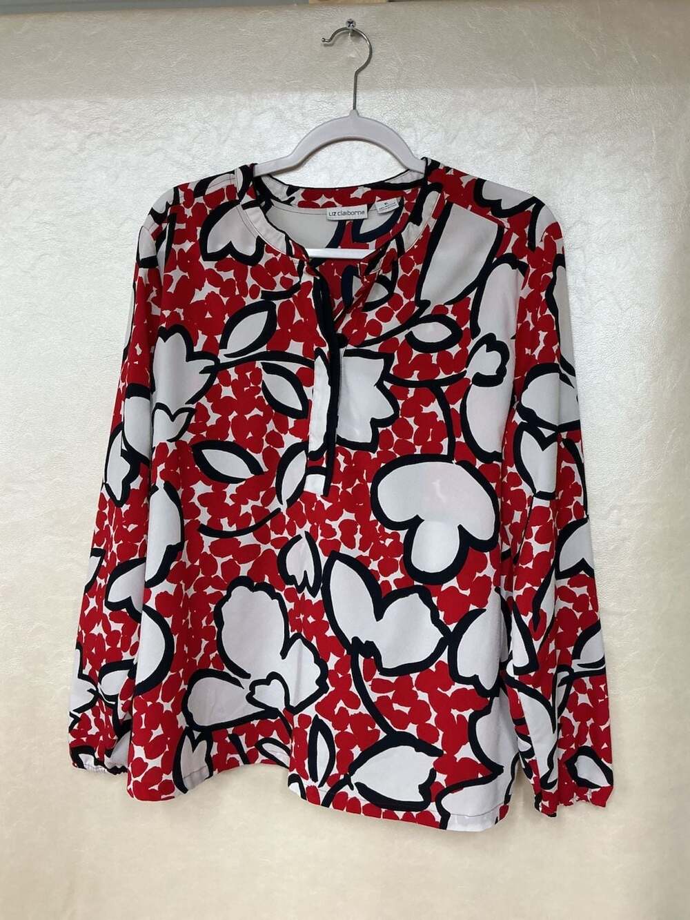 Liz Claiborne Red and White Bold Floral Henley Blouse